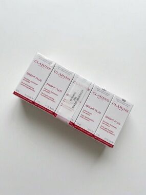 Clarins Bright Plus Serum Dark Spot Targeting Moisturizing Emulsion and Essence